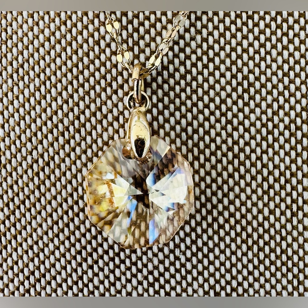 Elegant Gold Tone Necklace with Crystal Pendant Champagne/Light Amber - Picture 8 of 12